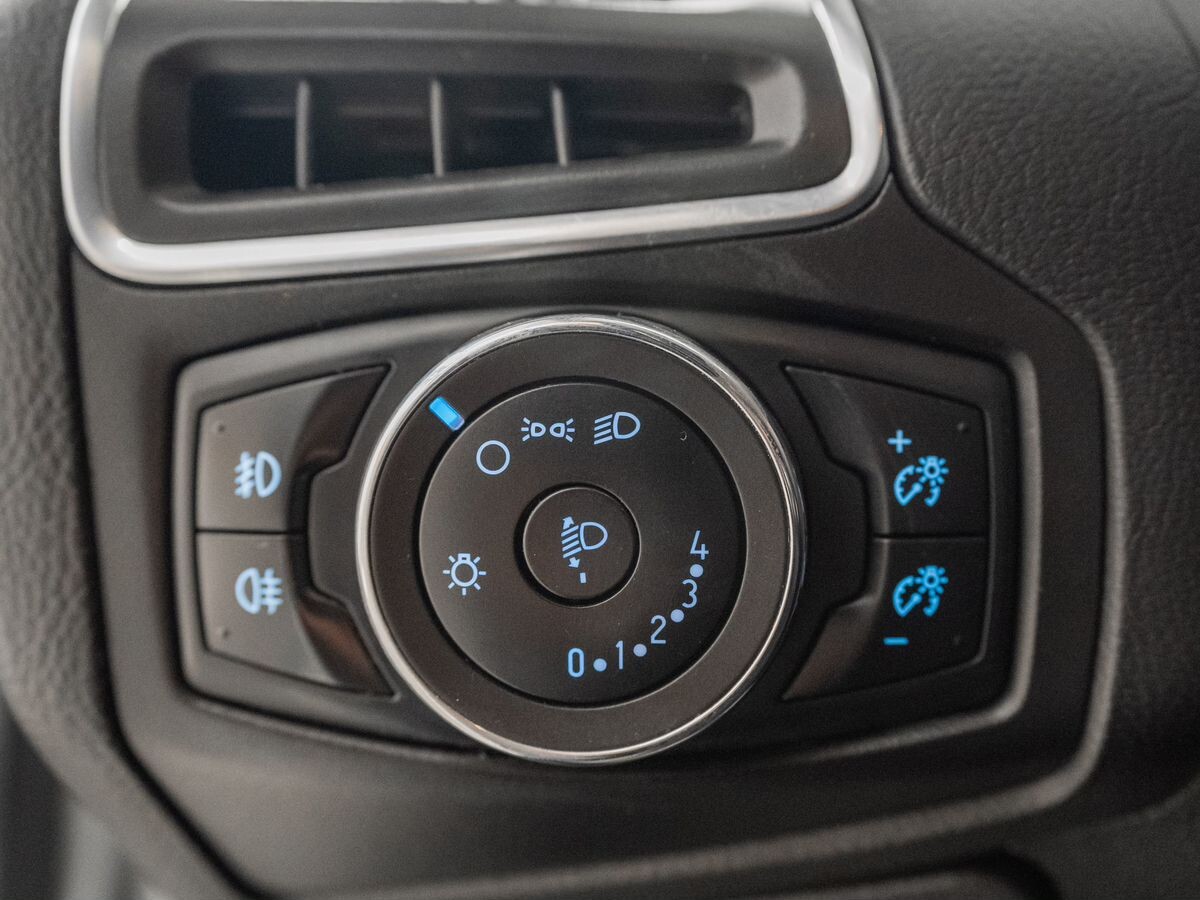 Ford Focus 2012 - фото автомобиля