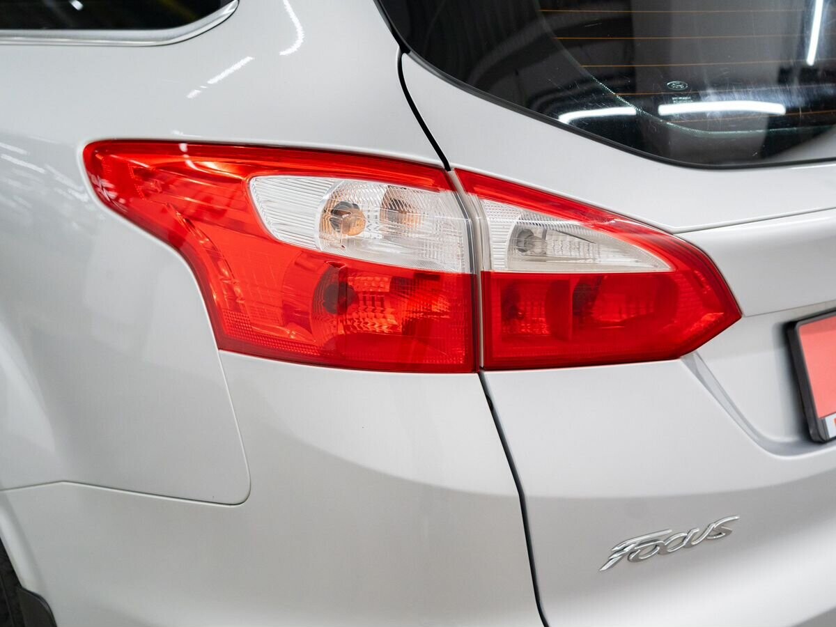 Ford Focus 2012 - фото автомобиля