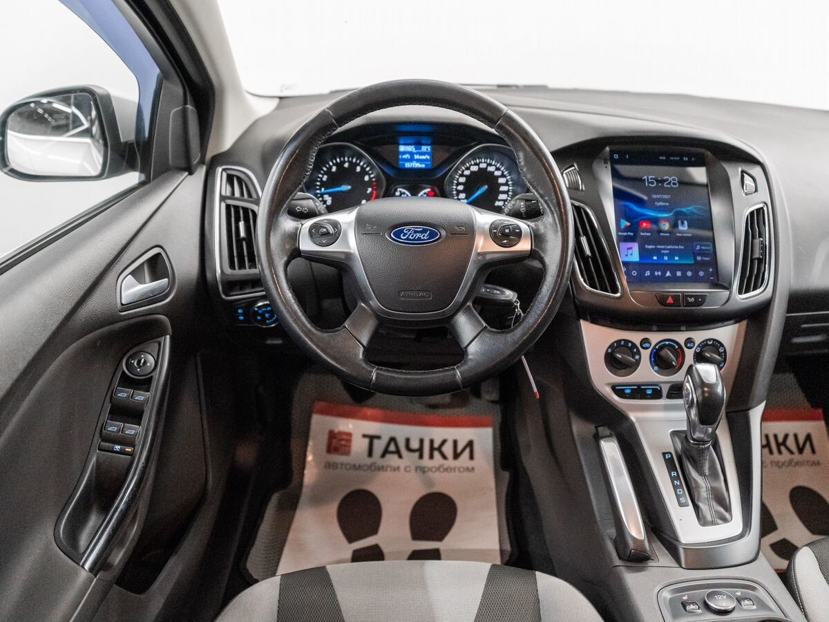 Ford Focus 2012 - фото автомобиля