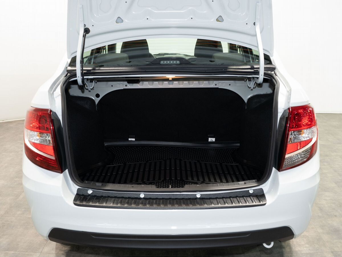 Lada (ВАЗ) Granta 2024 - фото автомобиля