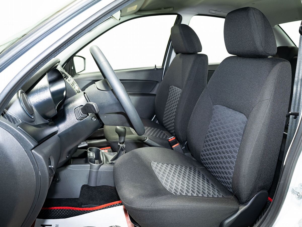 Lada (ВАЗ) Granta 2024 - фото автомобиля