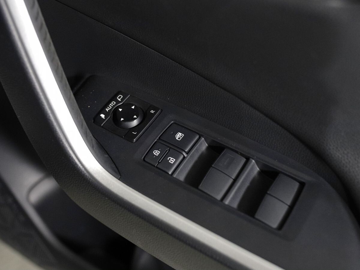 Toyota RAV4 2019 - фото автомобиля