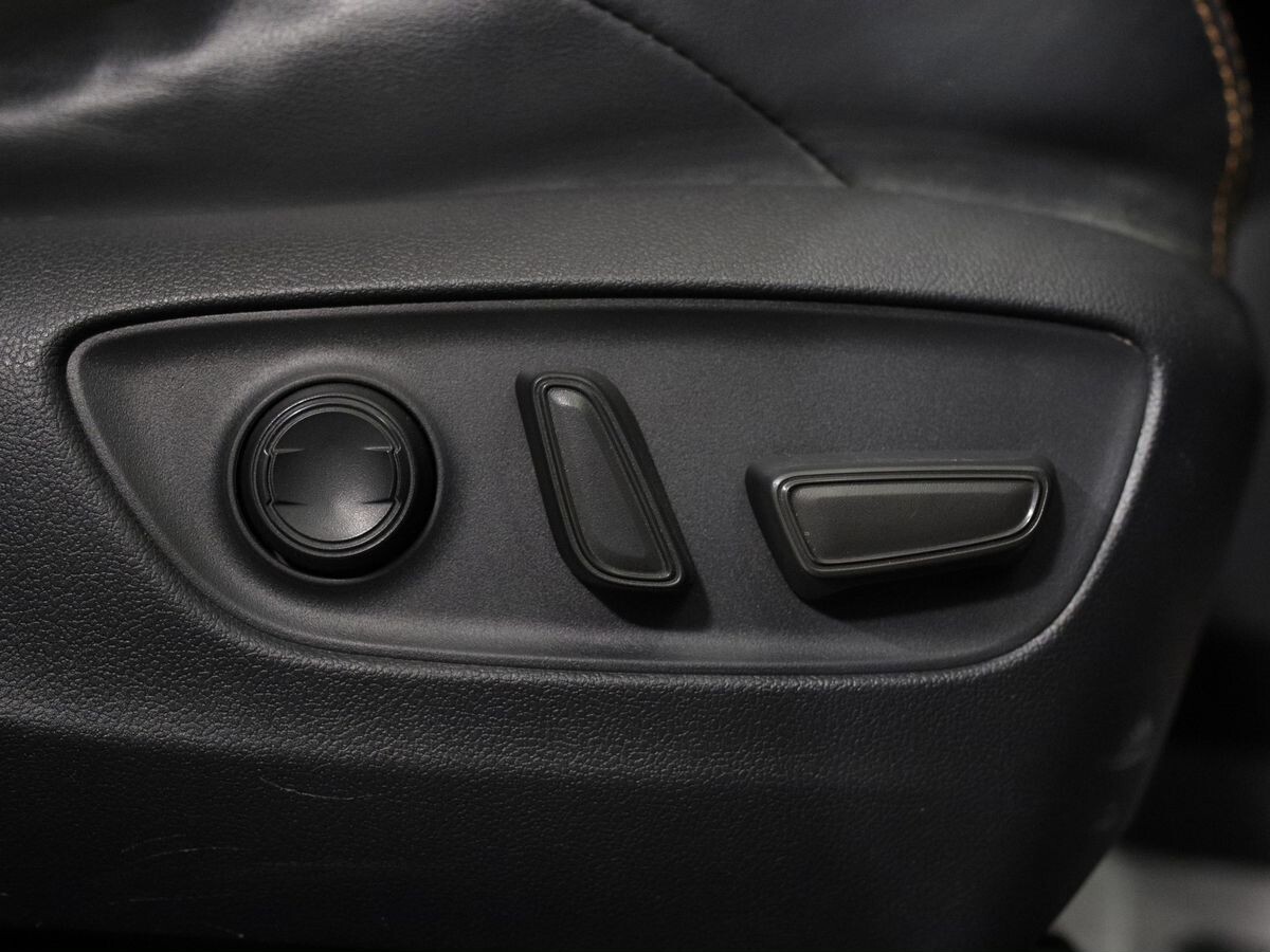 Toyota RAV4 2019 - фото автомобиля