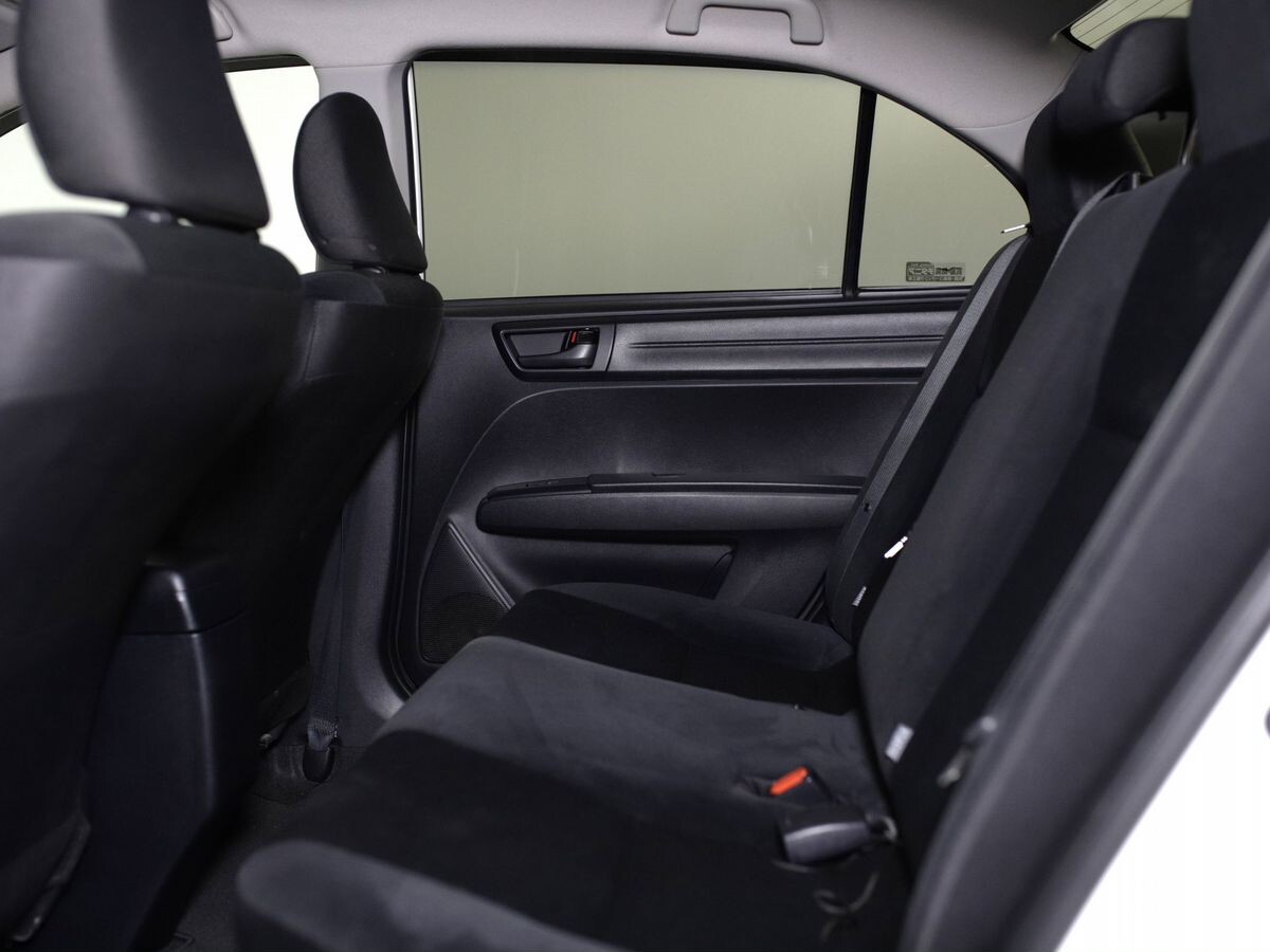 Toyota Corolla 2017 - фото автомобиля