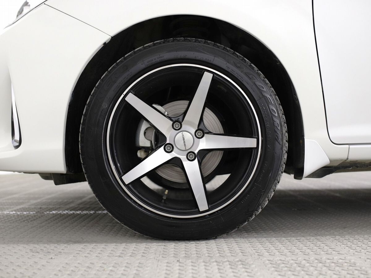 Toyota Corolla 2017 - фото автомобиля