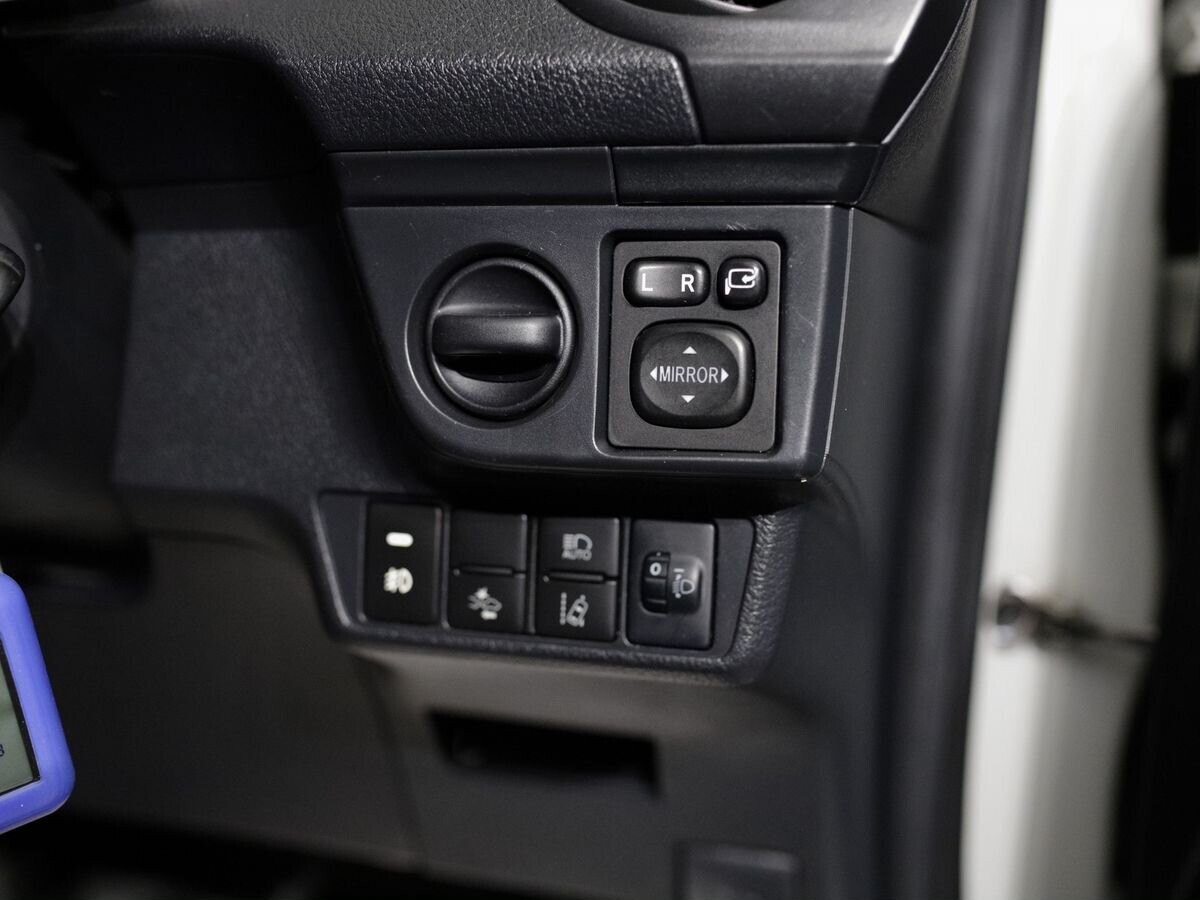 Toyota Corolla 2017 - фото автомобиля