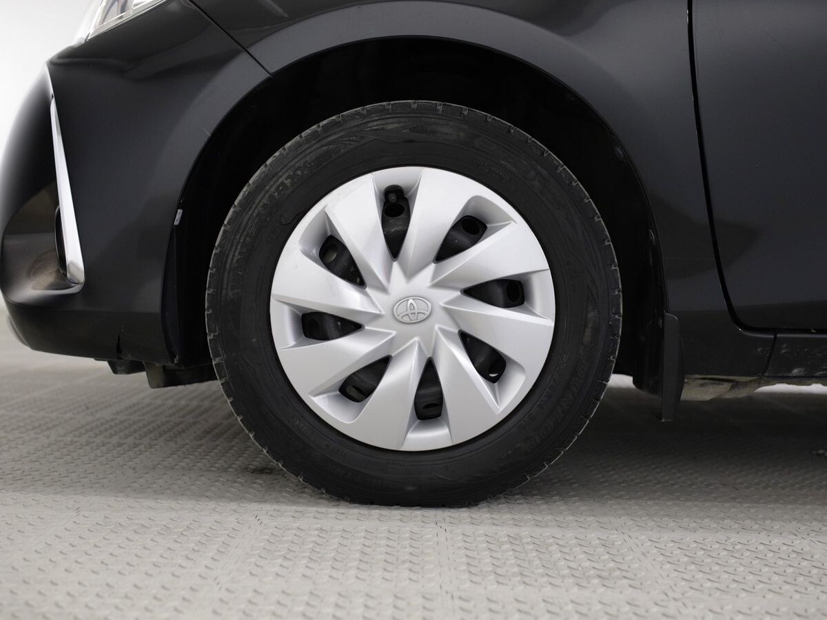 Toyota Vitz 2018 - фото автомобиля