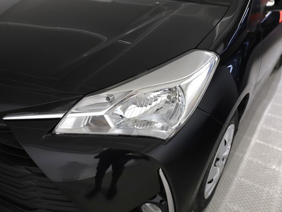 Toyota Vitz 2018 - фото автомобиля