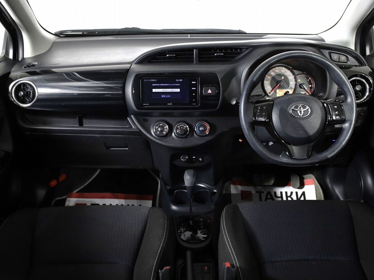 Toyota Vitz 2018 - фото автомобиля