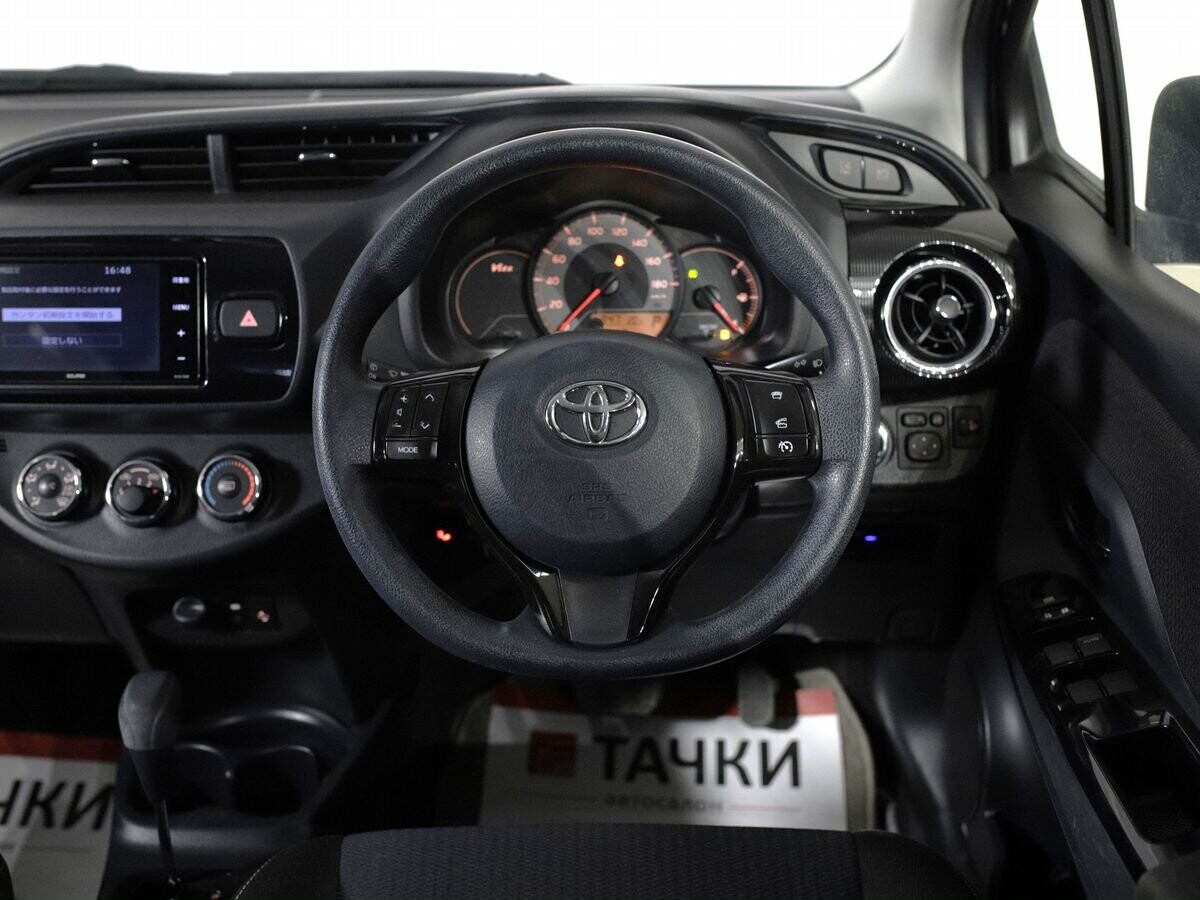 Toyota Vitz 2018 - фото автомобиля