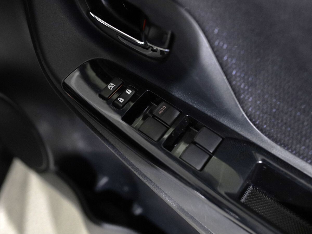 Toyota Vitz 2018 - фото автомобиля