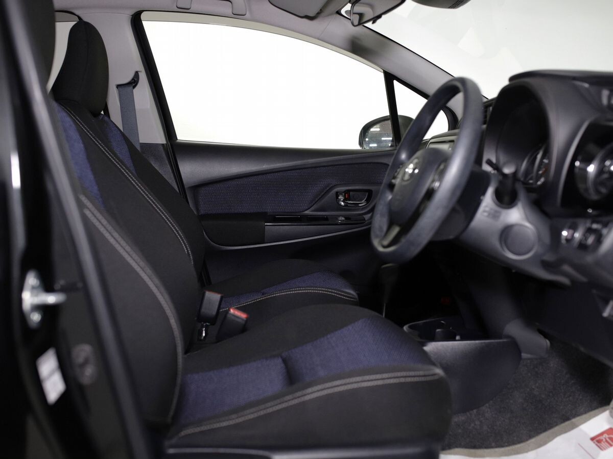 Toyota Vitz 2018 - фото автомобиля