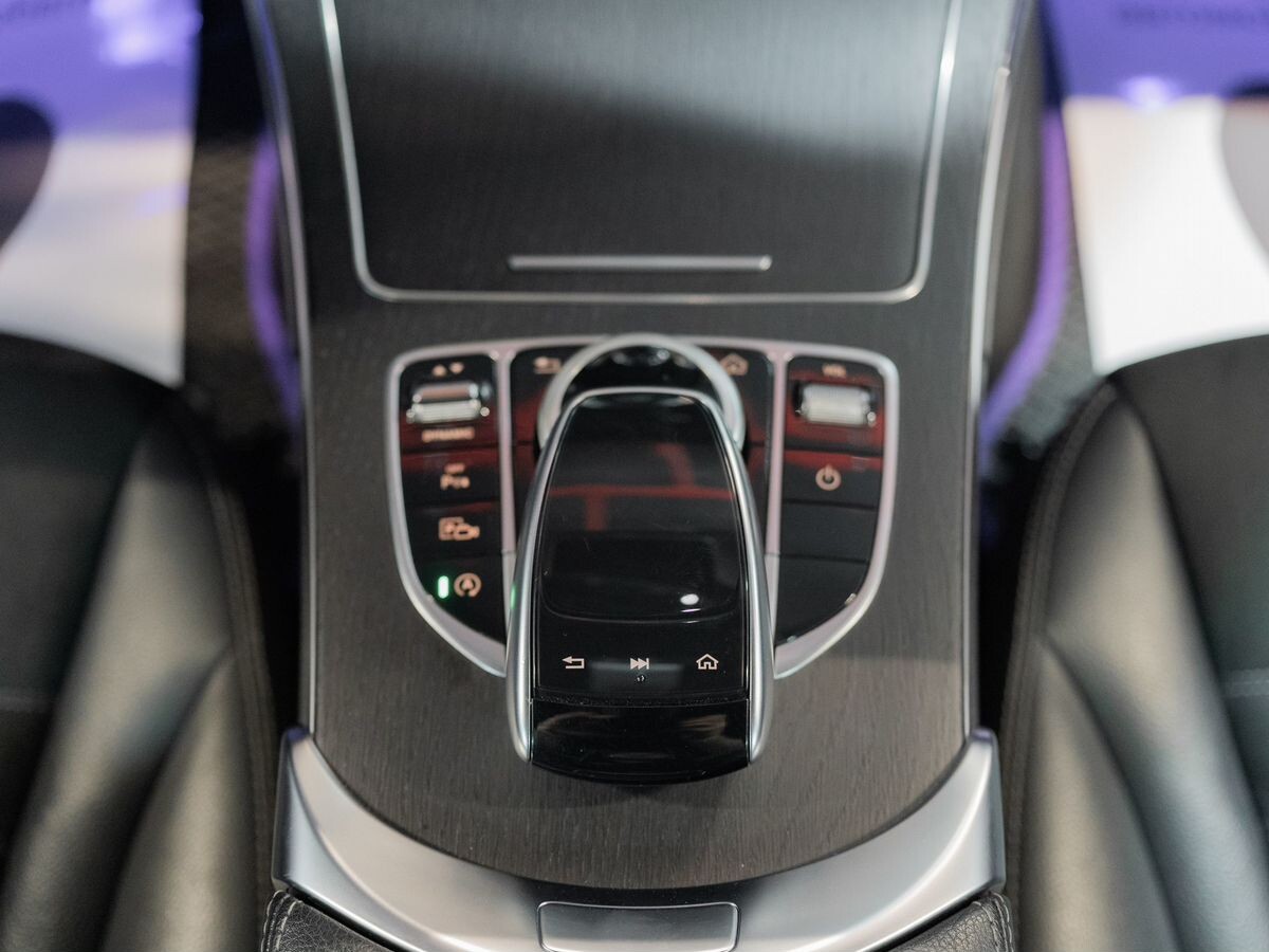 Mercedes-Benz C-Класс 2019 - фото автомобиля