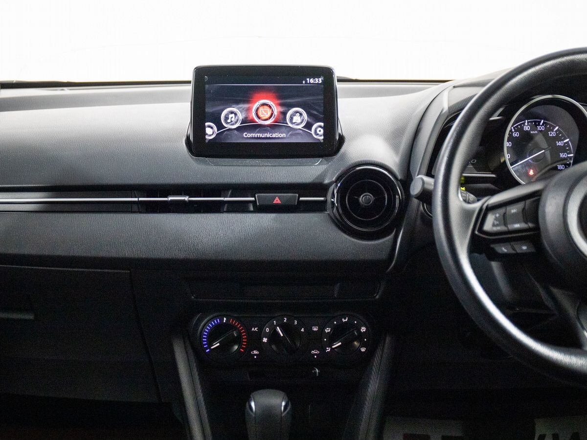 Mazda Demio 2016 - фото автомобиля