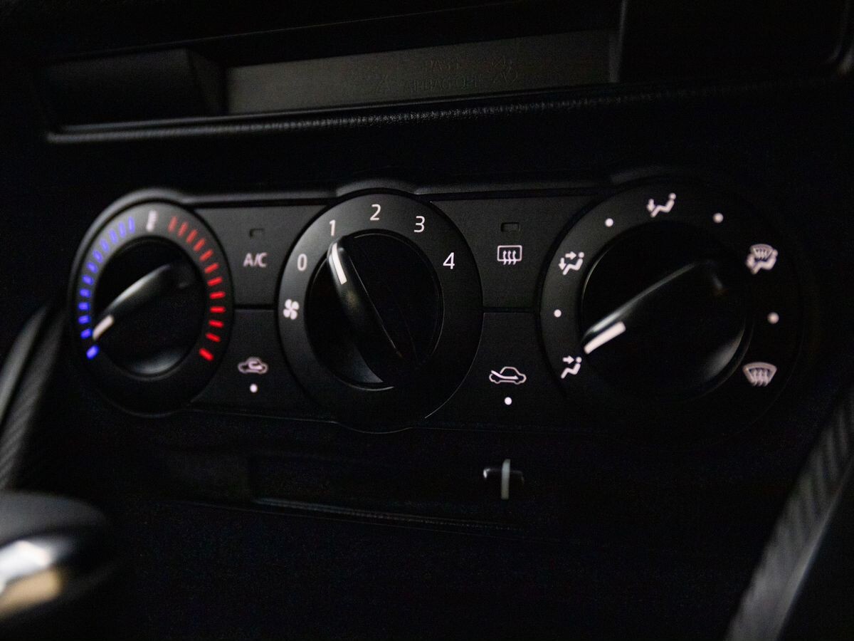 Mazda Demio 2016 - фото автомобиля