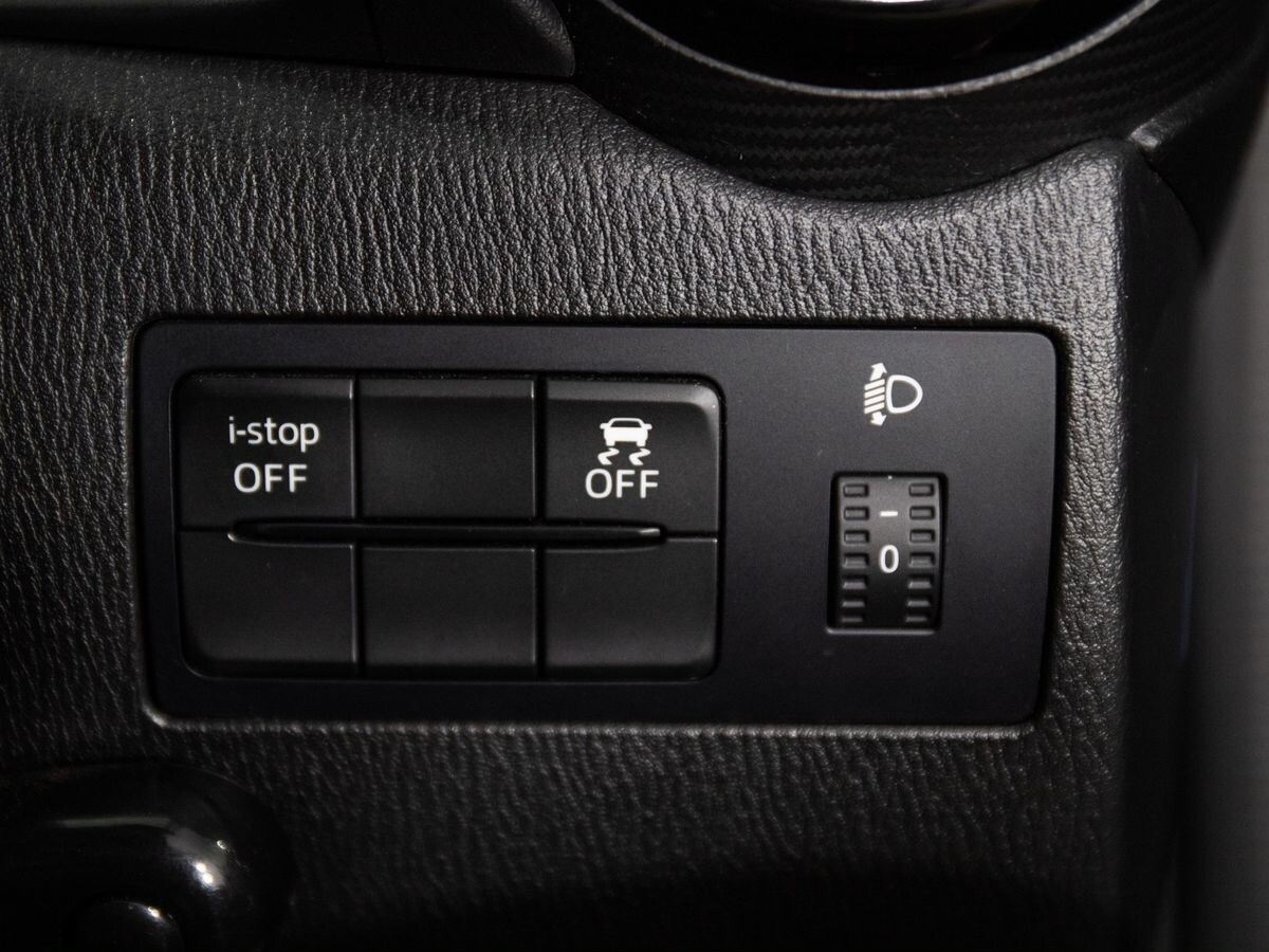 Mazda Demio 2016 - фото автомобиля