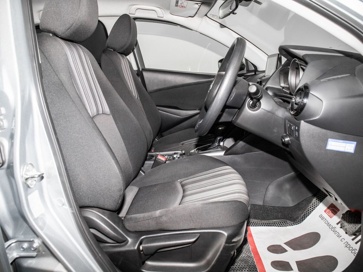 Mazda Demio 2016 - фото автомобиля