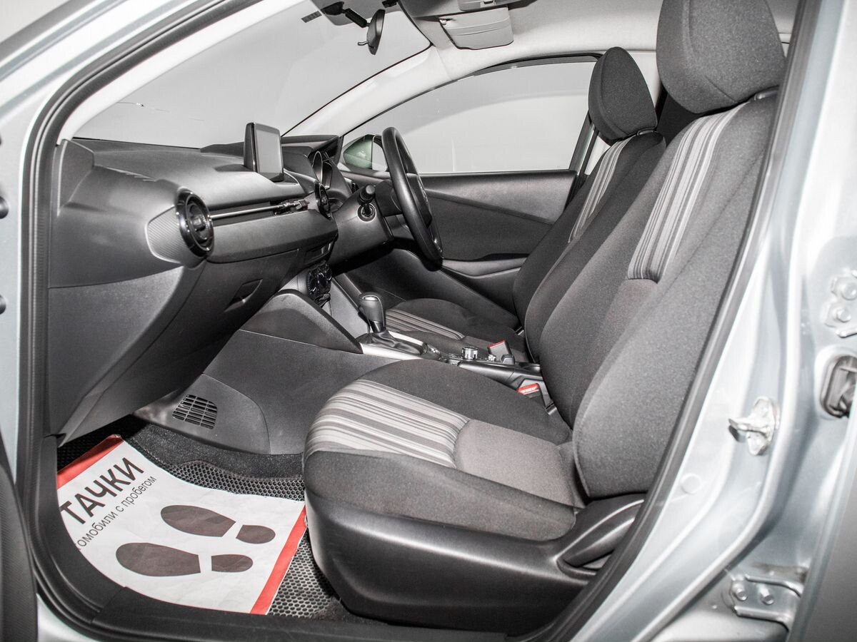 Mazda Demio 2016 - фото автомобиля