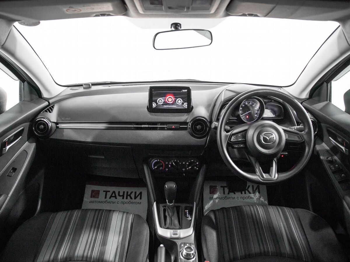 Mazda Demio 2016 - фото автомобиля