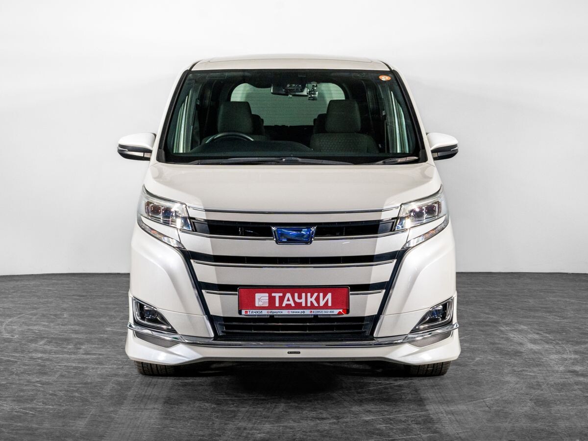 Toyota Noah 2018 - фото автомобиля