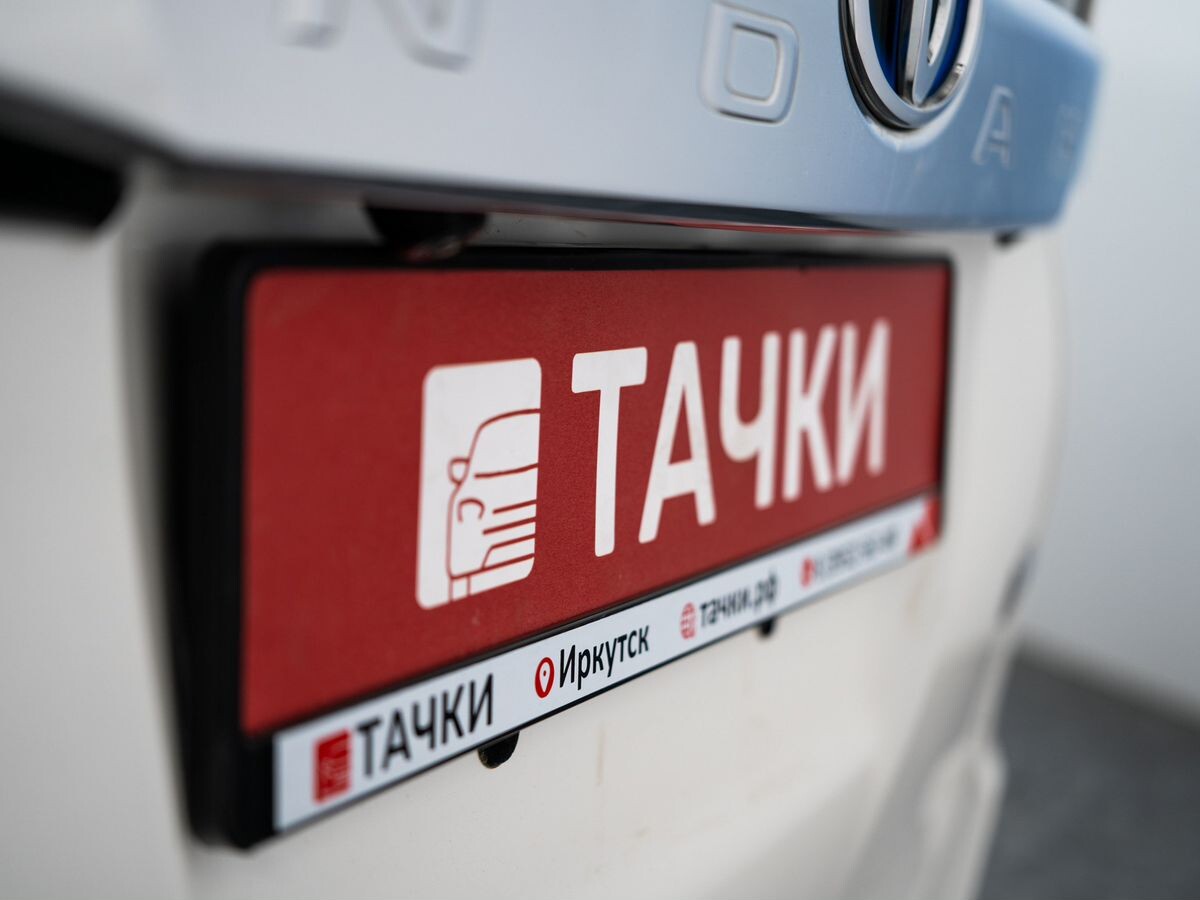 Toyota Noah 2018 - фото автомобиля