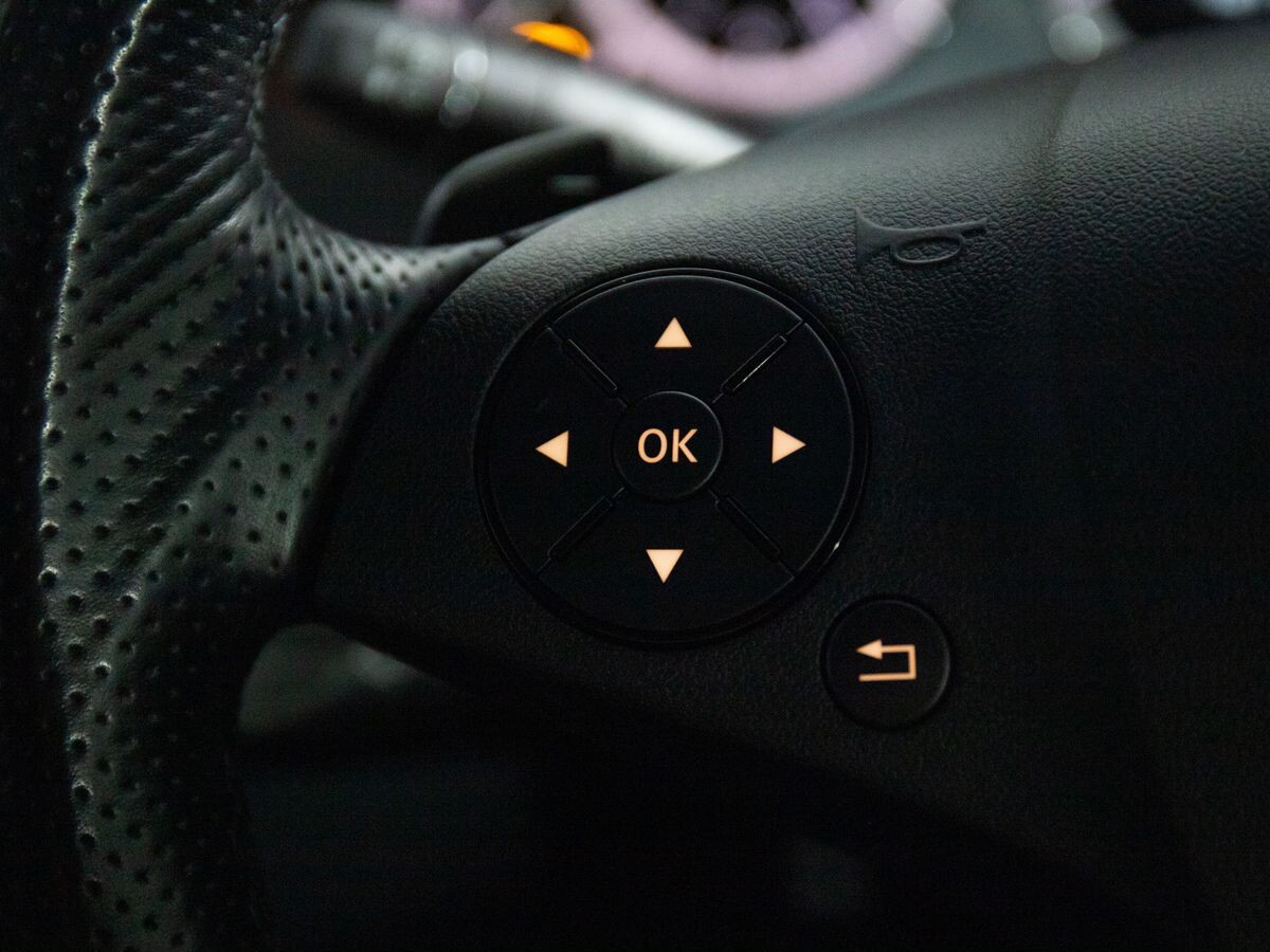 Mercedes-Benz E-Класс 2011 - фото автомобиля