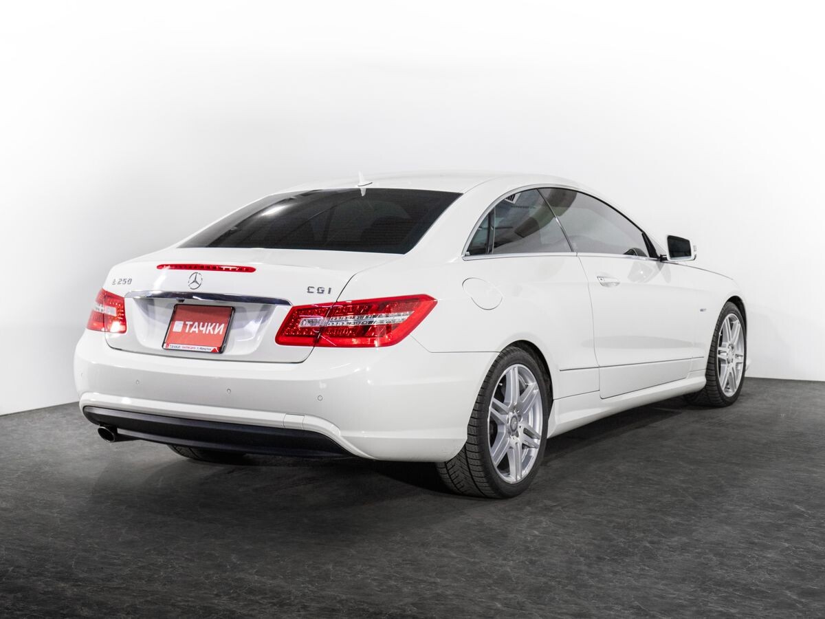 Mercedes-Benz E-Класс 2011 - фото автомобиля