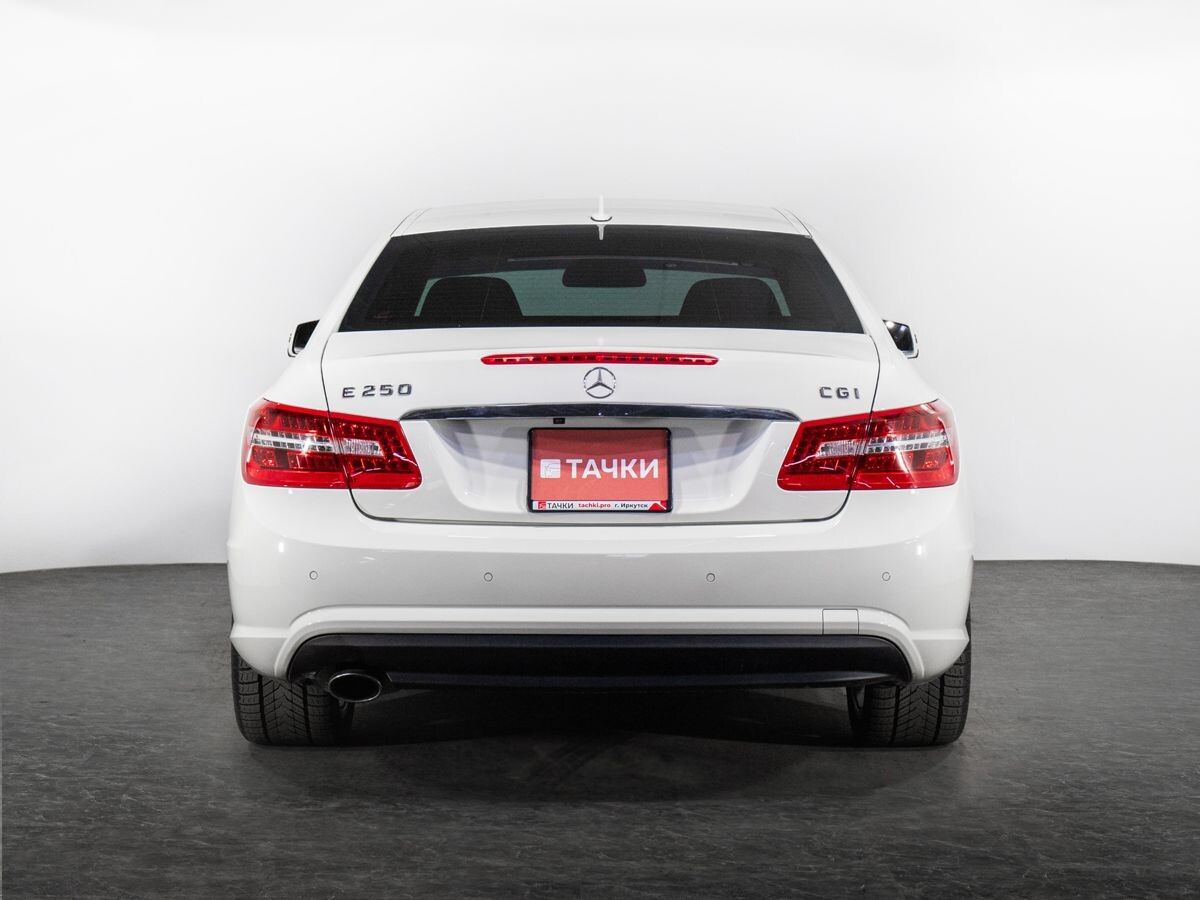 Mercedes-Benz E-Класс 2011 - фото автомобиля