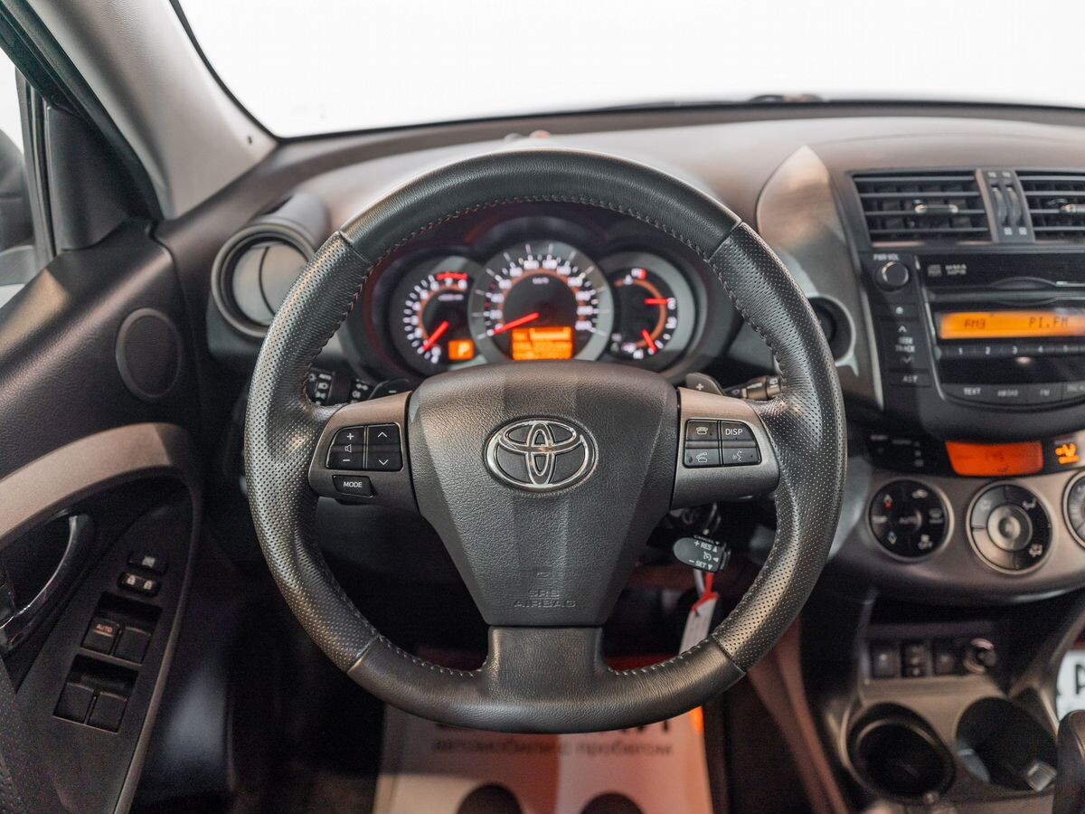 Toyota RAV4 2011 - фото автомобиля