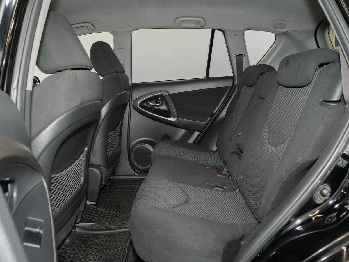 Toyota RAV4 2011 - фото автомобиля