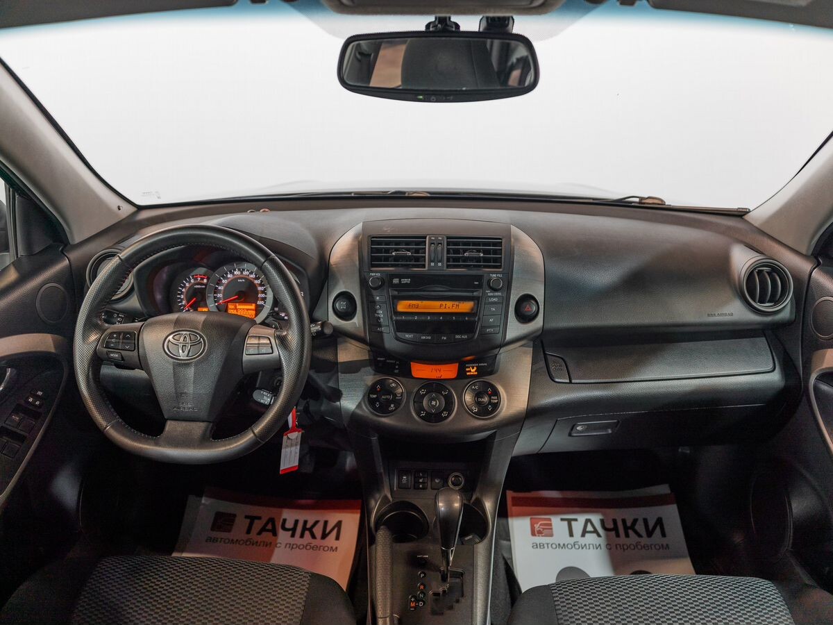 Toyota RAV4 2011 - фото автомобиля