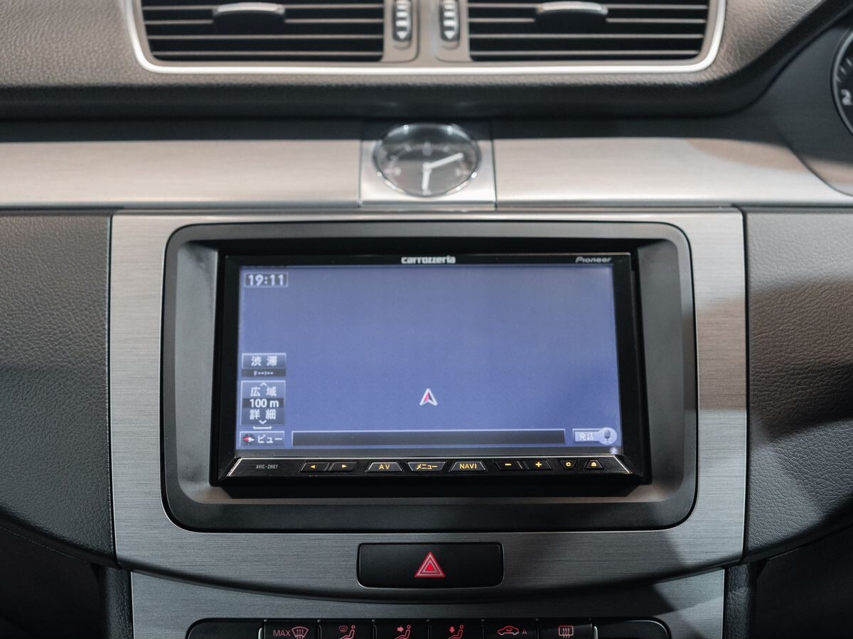 Volkswagen Passat 2011 - фото автомобиля