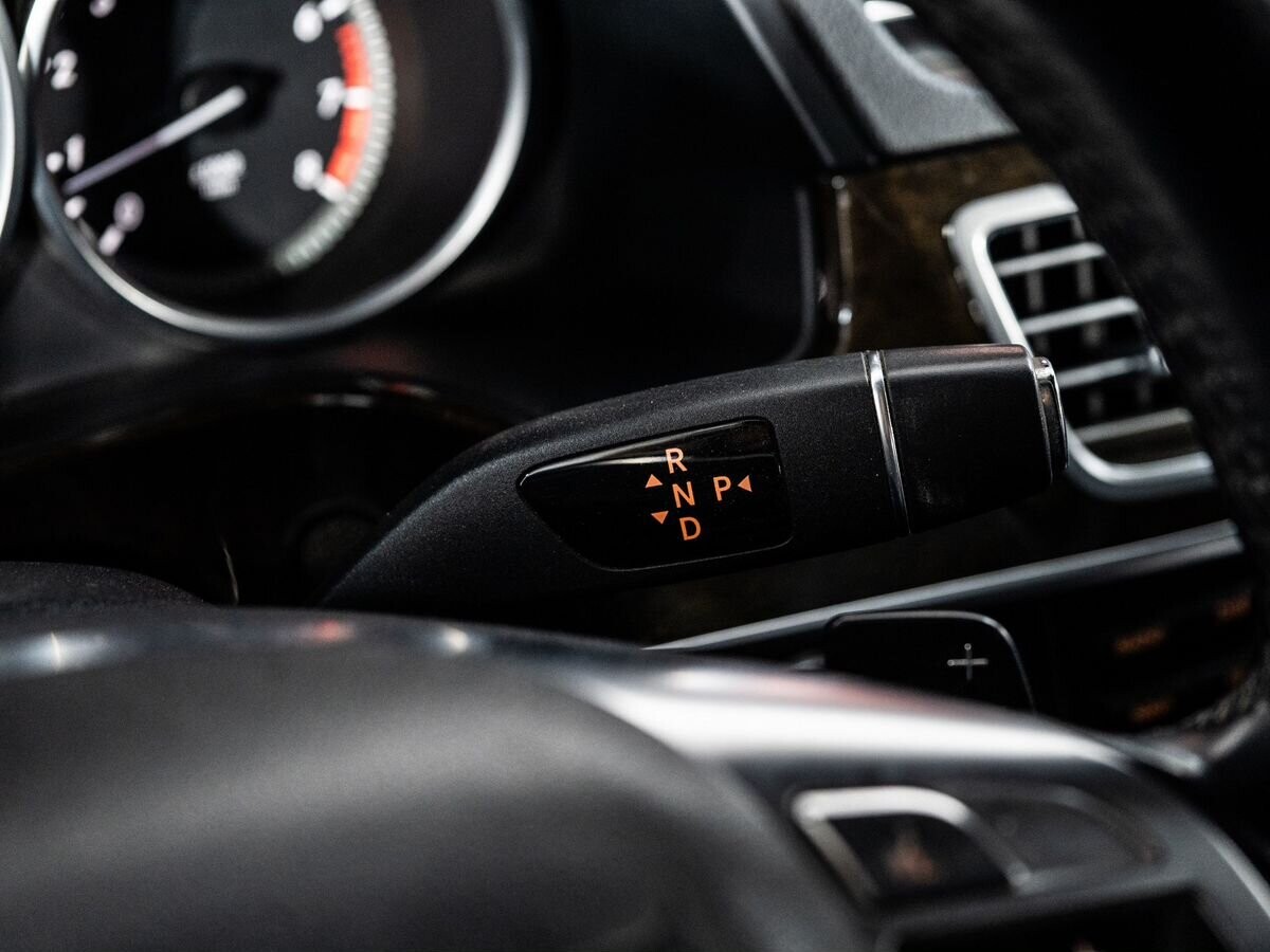 Mercedes-Benz E-Класс 2013 - фото автомобиля