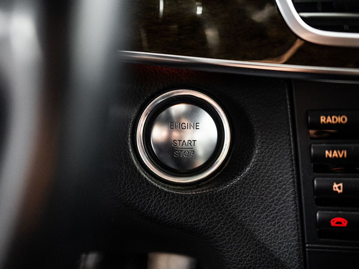 Mercedes-Benz E-Класс 2013 - фото автомобиля