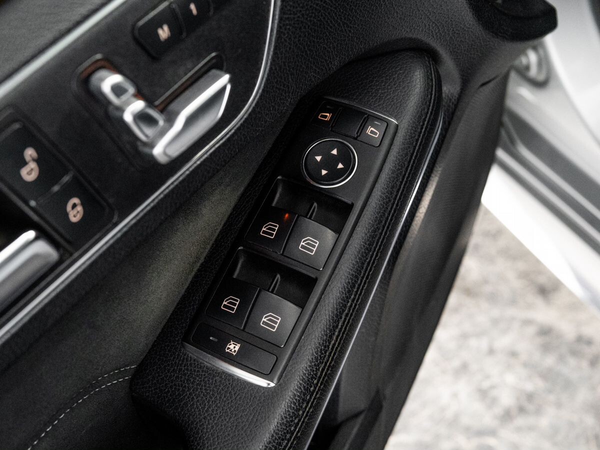 Mercedes-Benz E-Класс 2013 - фото автомобиля