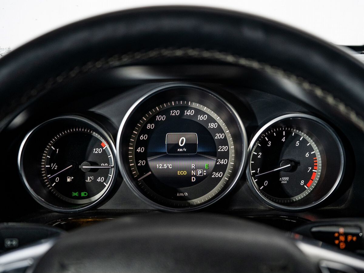 Mercedes-Benz E-Класс 2013 - фото автомобиля