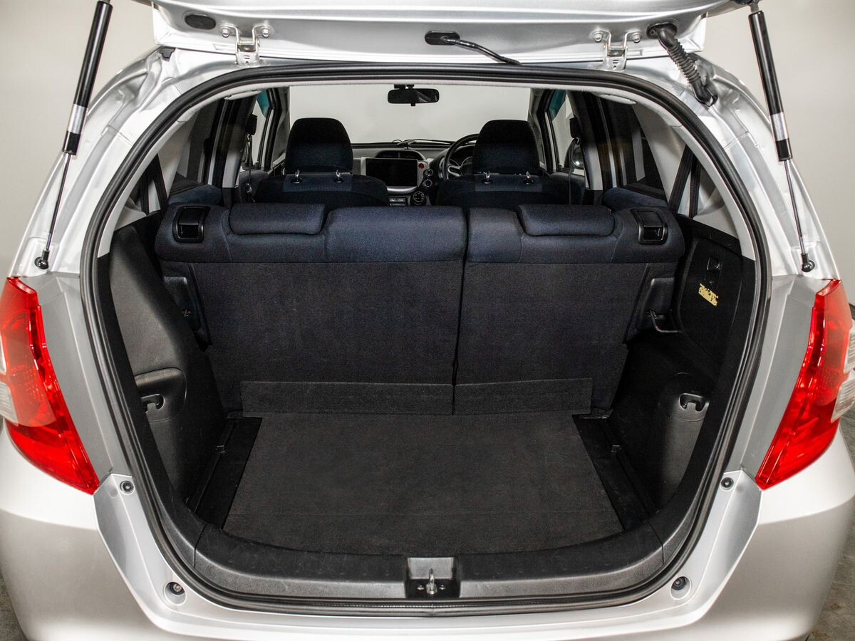 Honda Fit 2010 - фото автомобиля