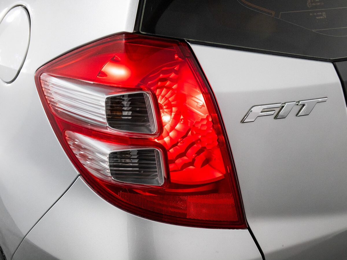 Honda Fit 2010 - фото автомобиля