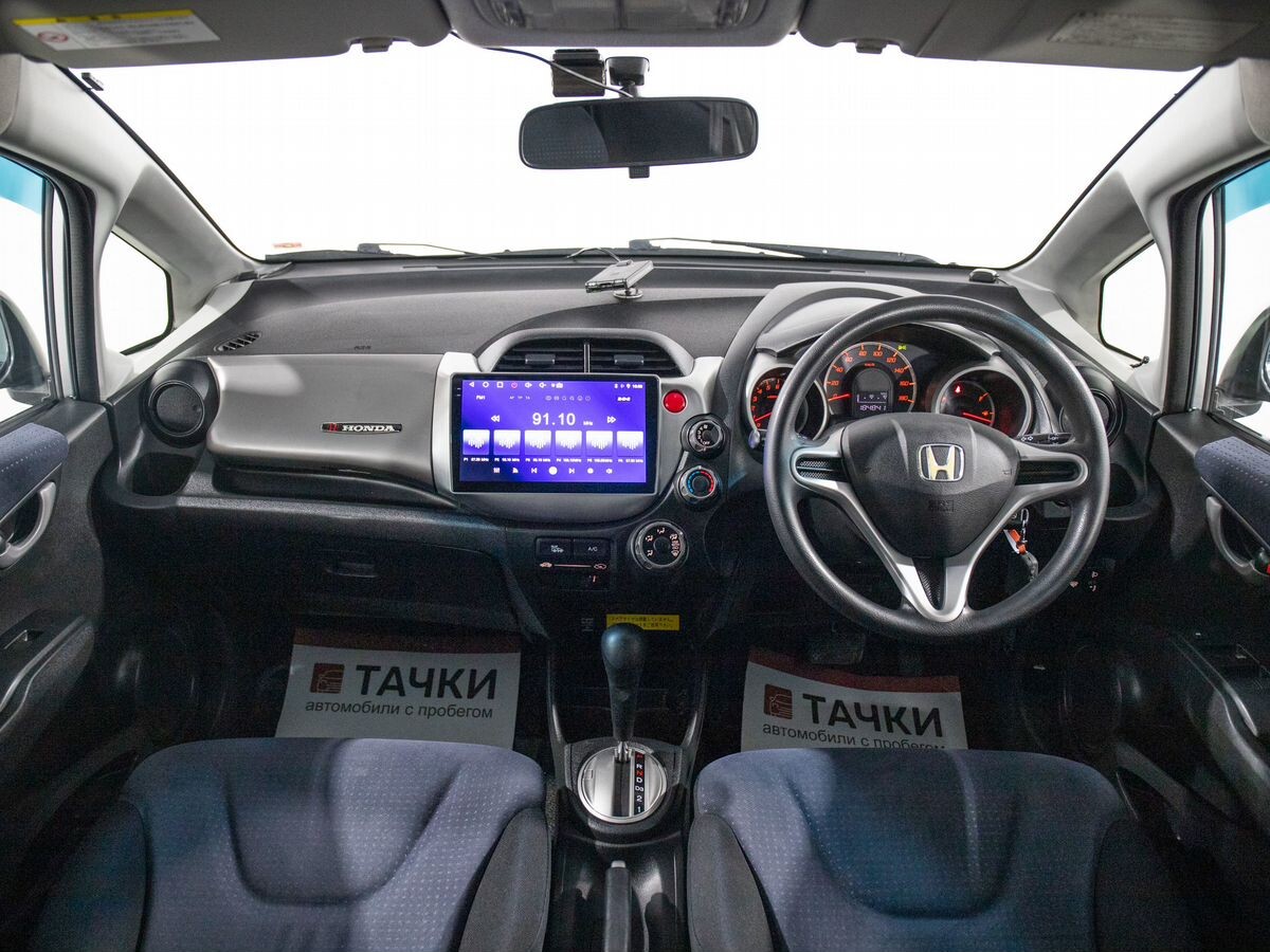 Honda Fit 2010 - фото автомобиля