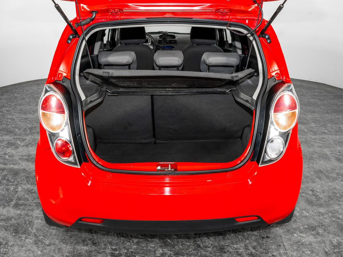 Chevrolet Spark 2011 - фото автомобиля