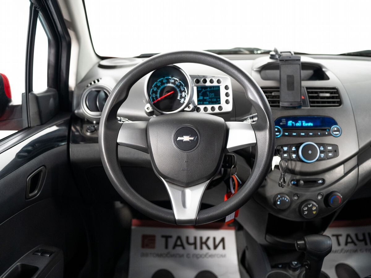 Chevrolet Spark 2011 - фото автомобиля