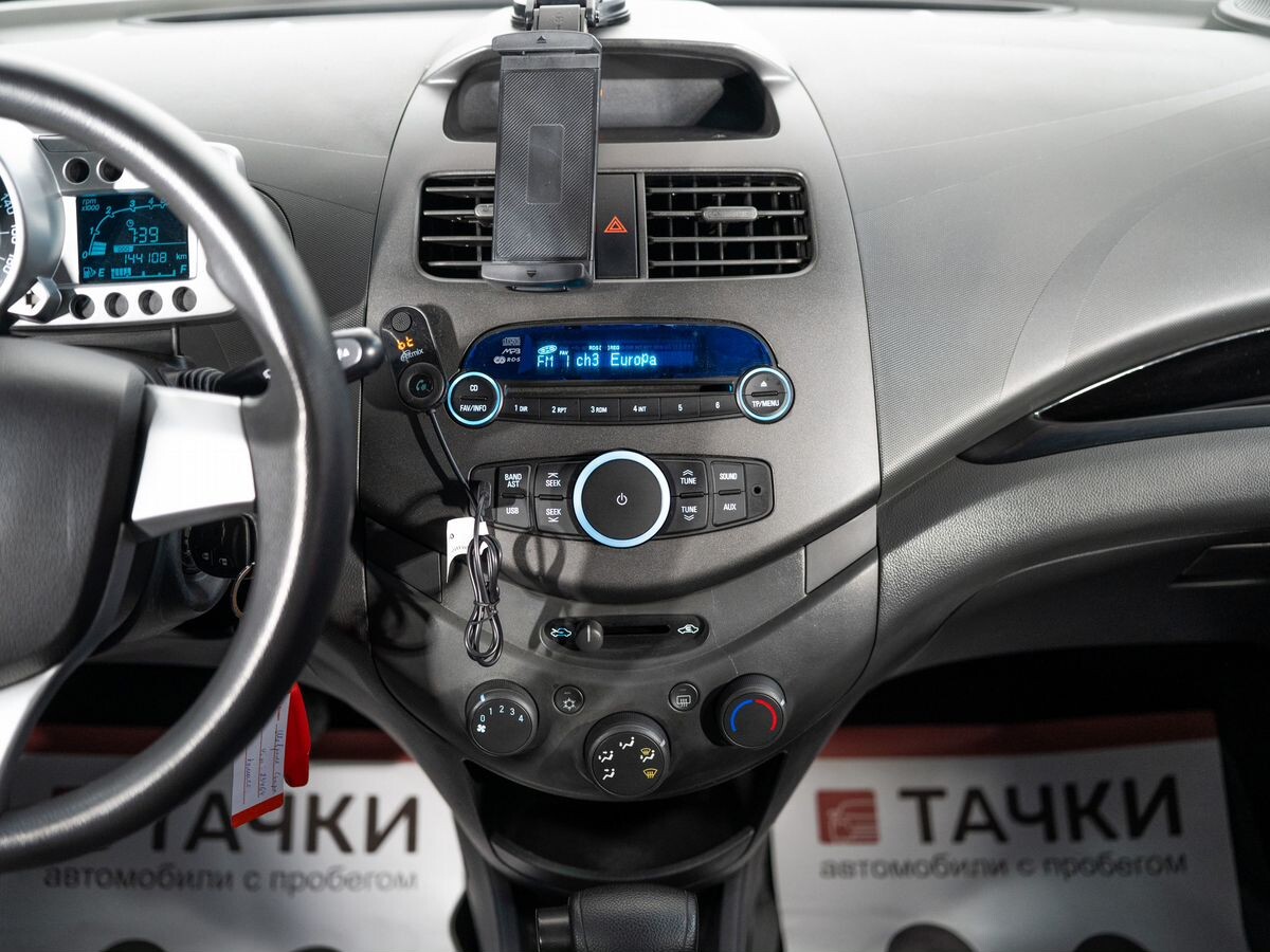 Chevrolet Spark 2011 - фото автомобиля