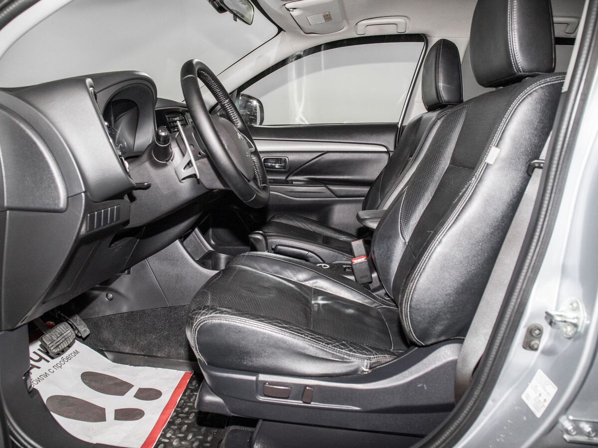 Mitsubishi Outlander 2012 - фото автомобиля