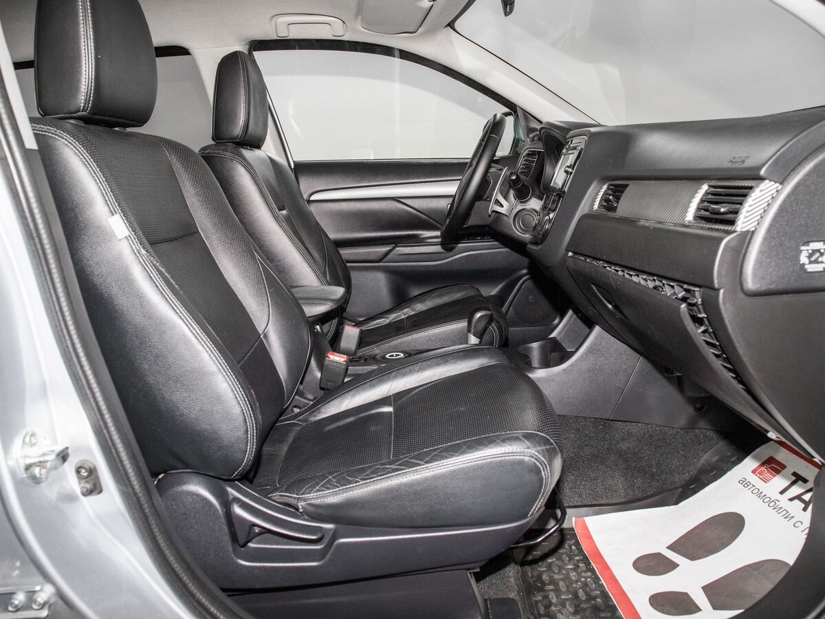 Mitsubishi Outlander 2012 - фото автомобиля