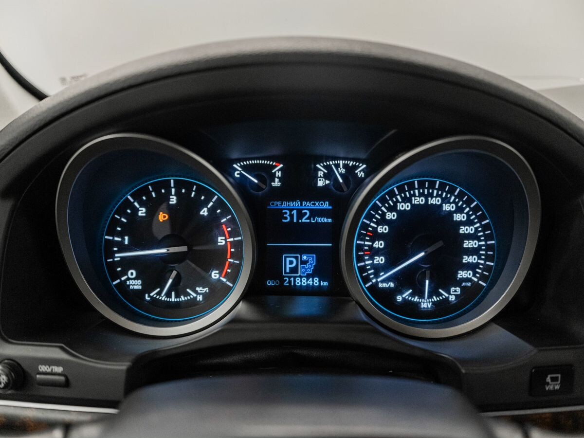 Toyota Land Cruiser 2012 - фото автомобиля