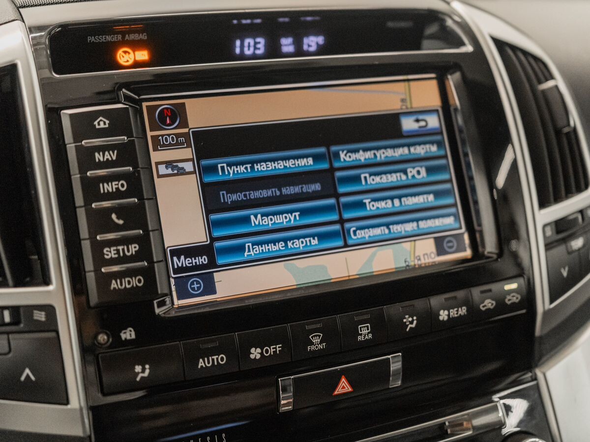 Toyota Land Cruiser 2012 - фото автомобиля