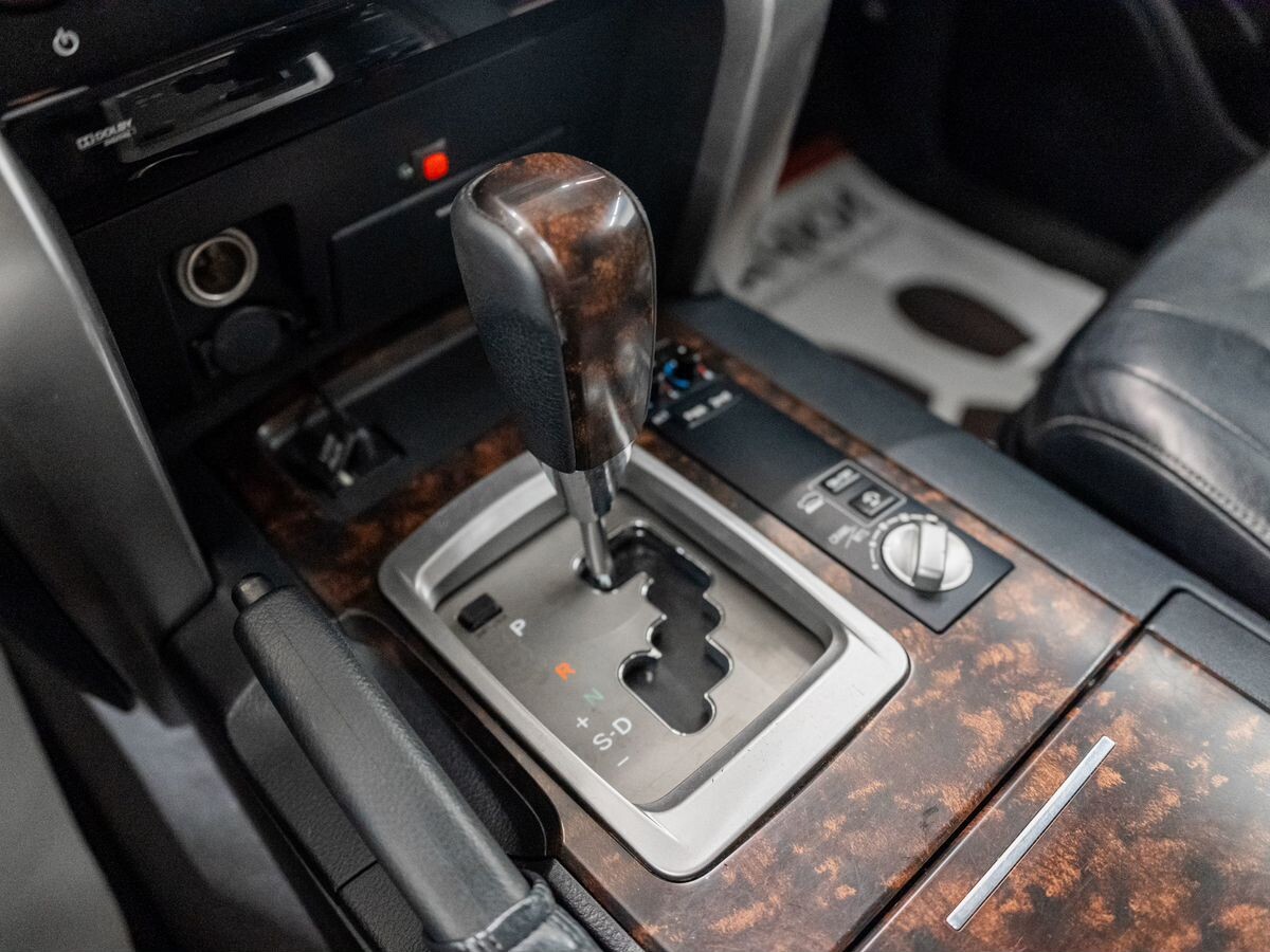 Toyota Land Cruiser 2012 - фото автомобиля