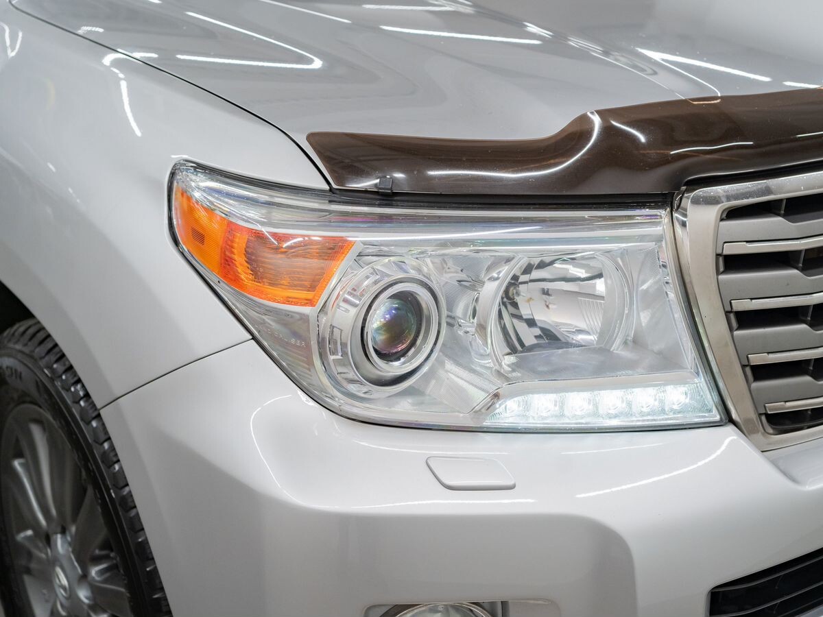 Toyota Land Cruiser 2012 - фото автомобиля