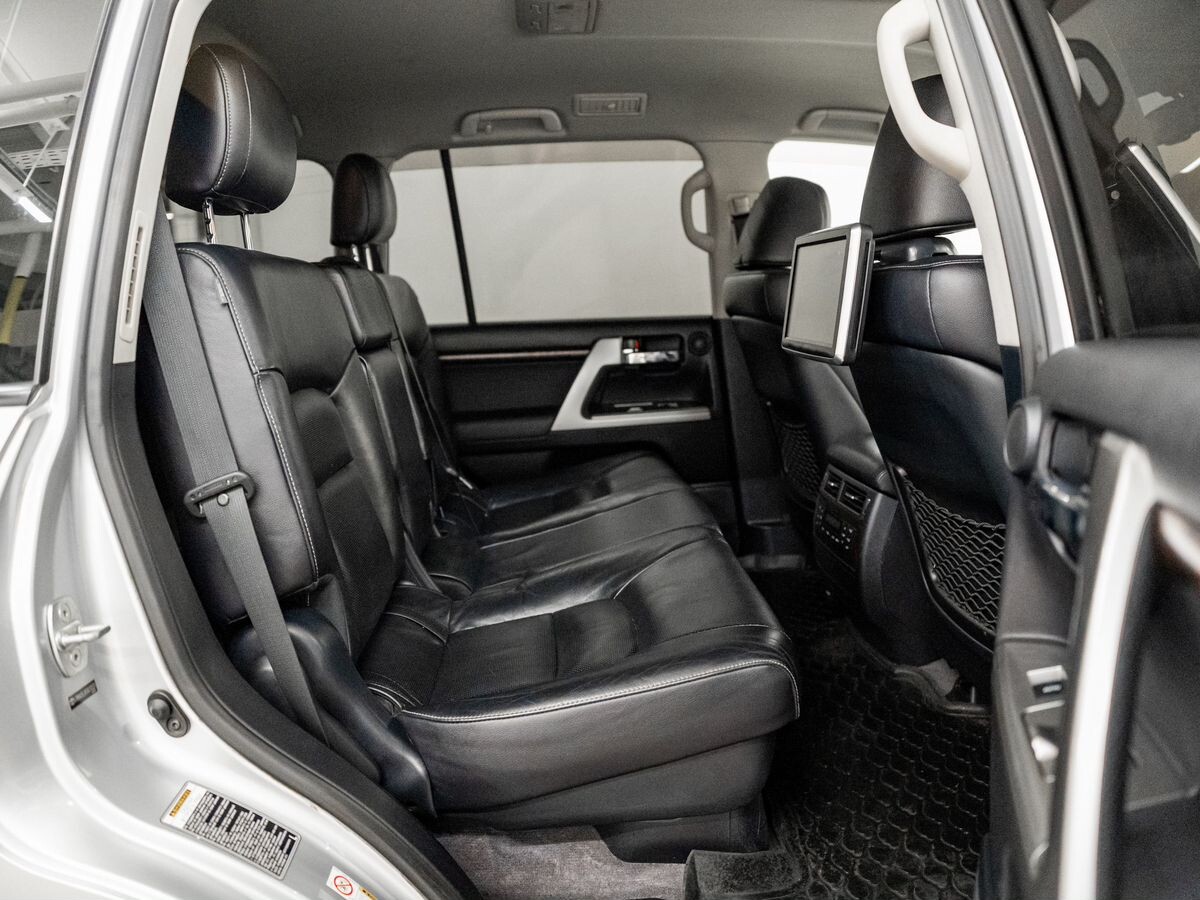 Toyota Land Cruiser 2012 - фото автомобиля