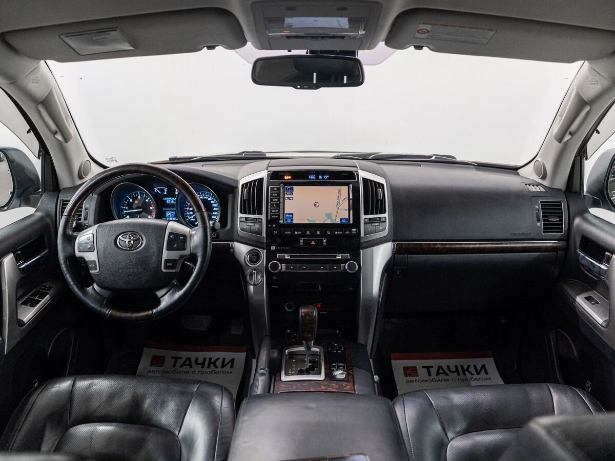 Toyota Land Cruiser 2012 - фото автомобиля